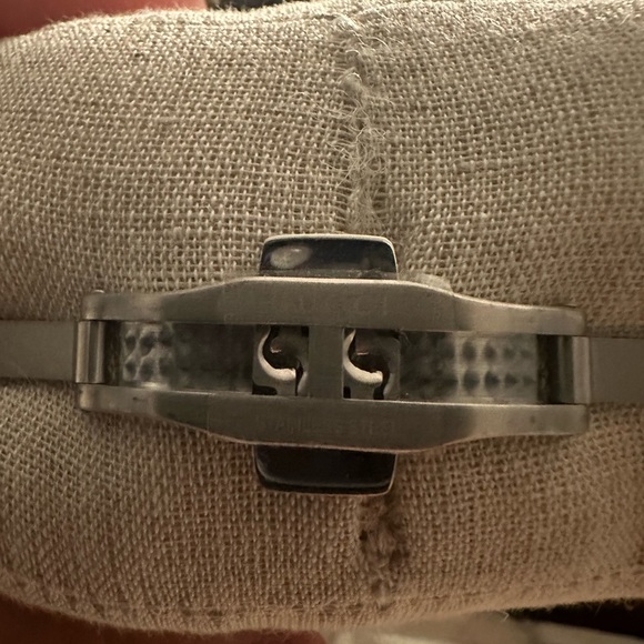 Women’s Gucci Watch - Picture 7 of 7